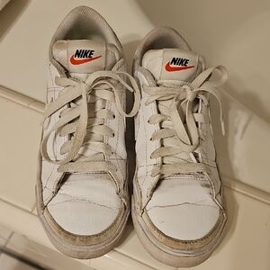 Nike White Court Legacy Sneakers